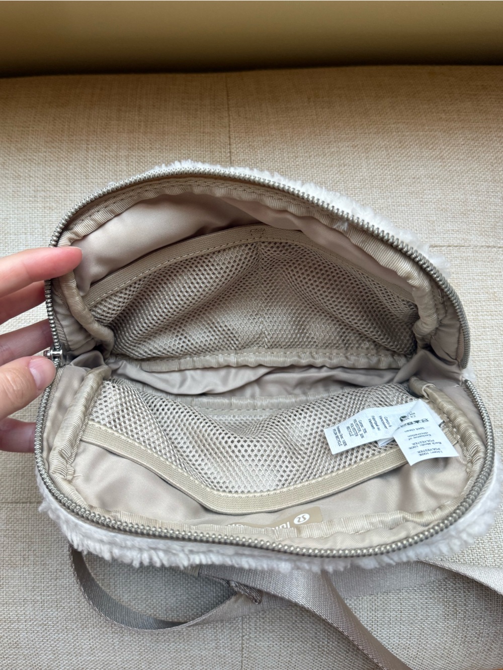 Lululemon Everywhere Belt Bag - Trench Sherpa - Picture 3 of 3